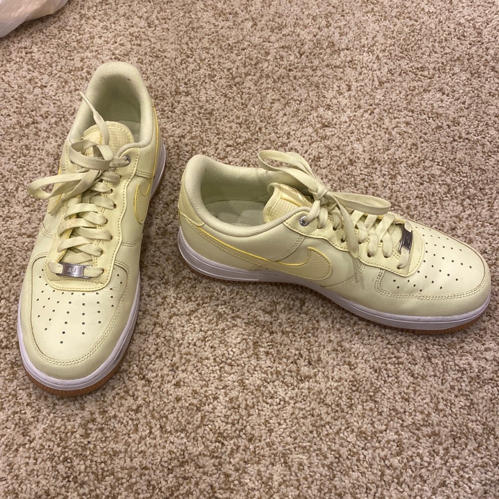 neon yellow Air Force 1